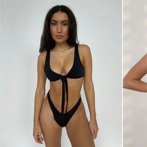 437 Kenzie Top in Black - XXL